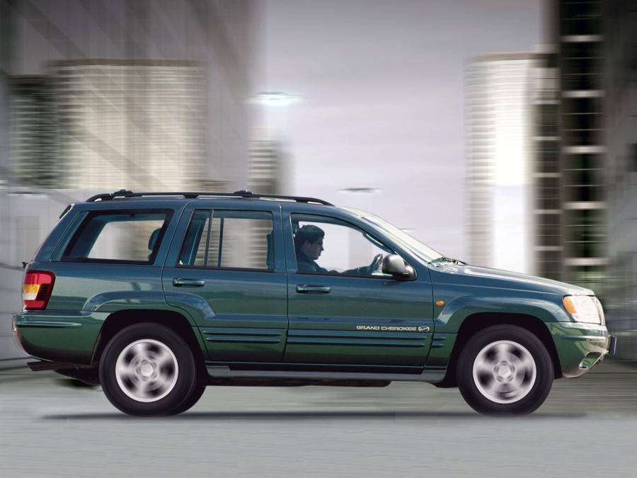  Jeep Grand Cherokee Overland 2002 года  (фото 3 из 16)